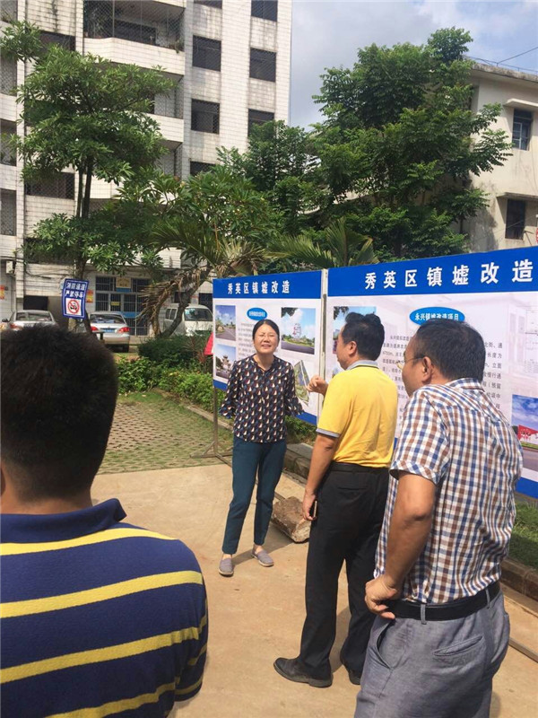 ?？谑懈笔虚L任清華蒞臨我司秀英區(qū)鎮(zhèn)墟改造項目現場視察